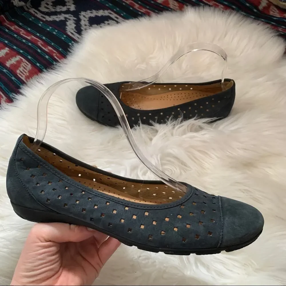 Gabor Dancin Suede perforated Ballet flat sz 8 - Picture 2 of 9